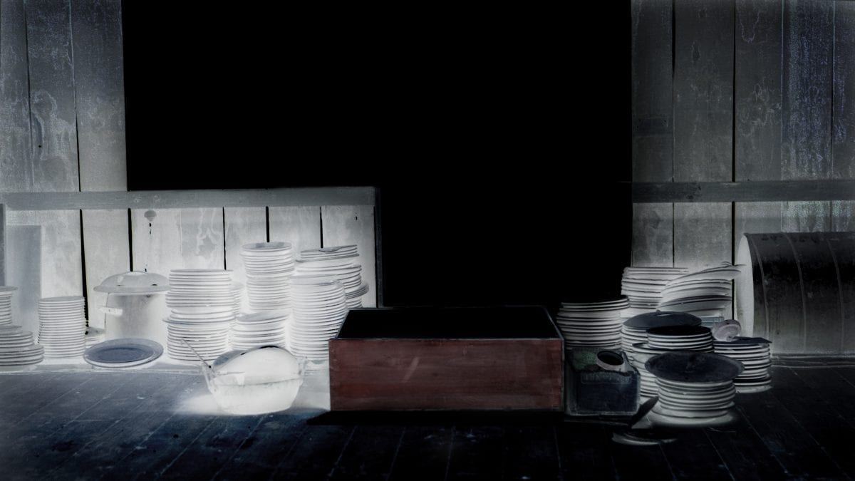 Corinne Mercadier, Assiettes, série  Black Screen, 2012