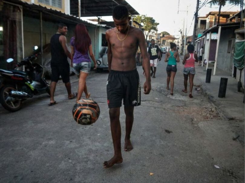favela-foot-fisheye2