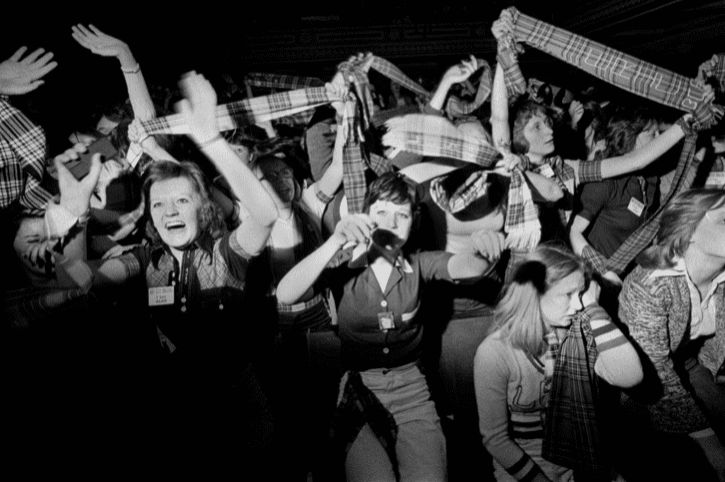 Fans en délire à un concert des Bay City Rollers, Newcastle, Tyne and Wear, années 1970. © Homer Sykes