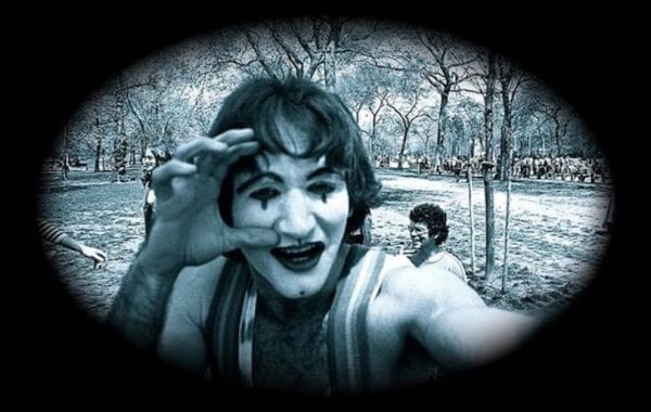 Fisheye Magazine | 35 ans après, il réalise qu'il a photographié Robin Williams
