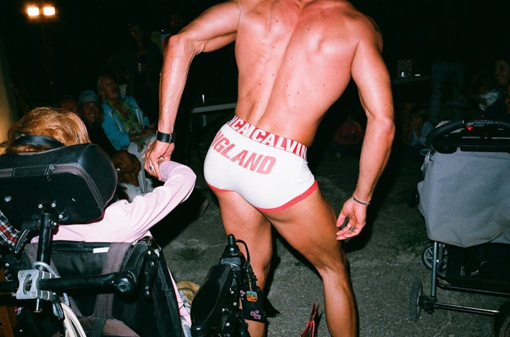 08_Maxime_Ballesteros_-_party_time__Peipin__2013