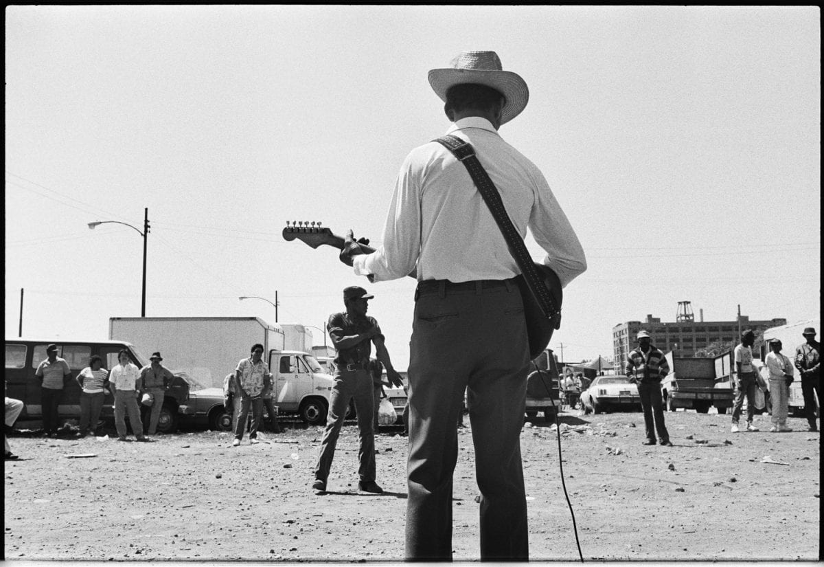 Blues at Maxwell Market, Chicago. 1988 © Gilles Rigoulet