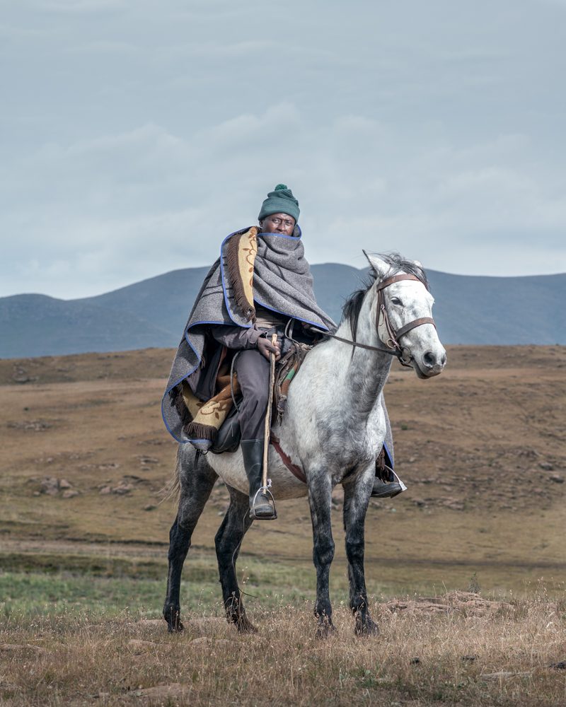 Mpho Khanyapa à Ketane, Lesotho / Image tirée de la série "The Horsemen of Semonkong" / © Thom Pierce 
