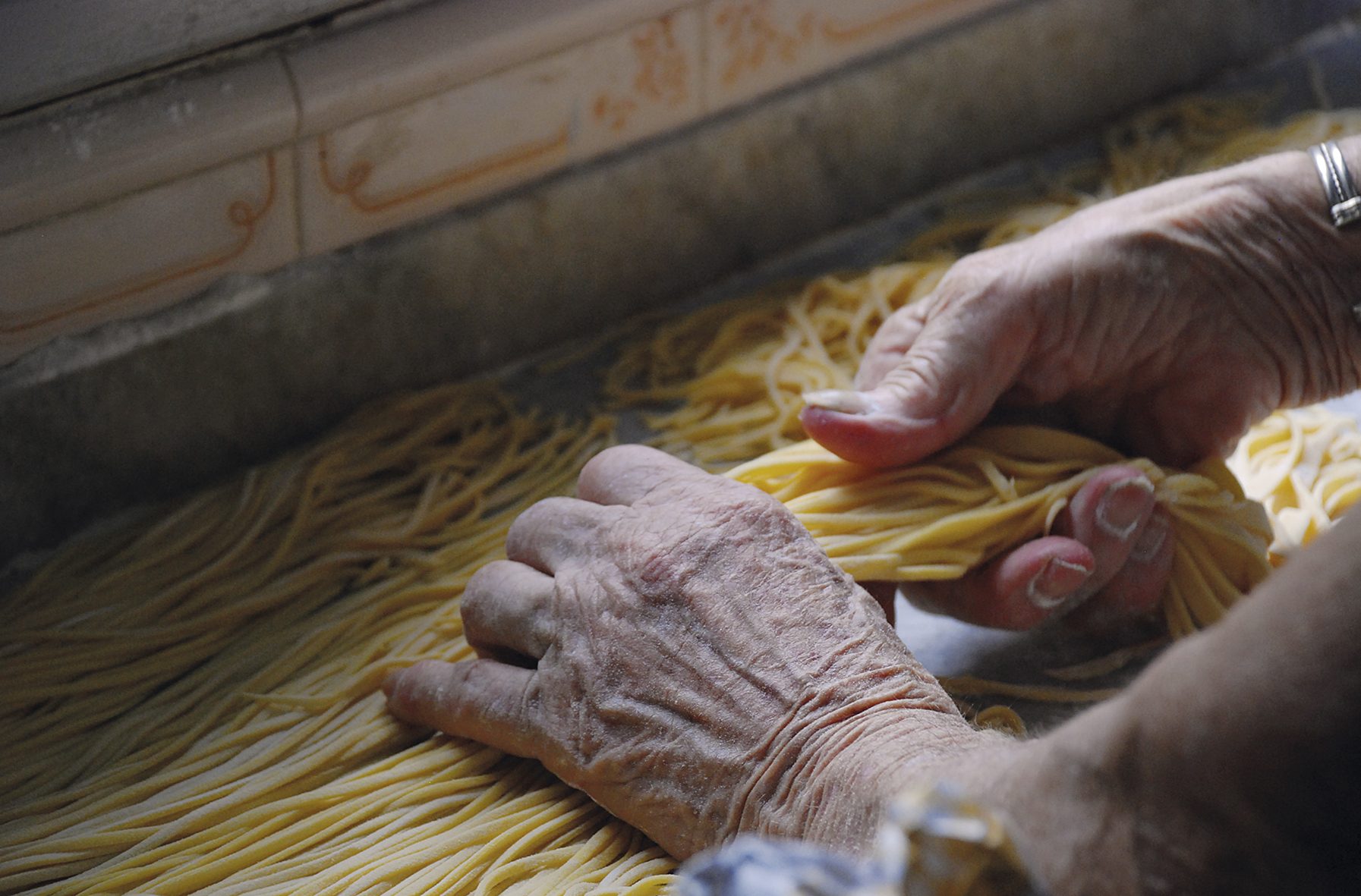 fisheyemagazineAbuela-Negra-01carlapiacenza.jpg