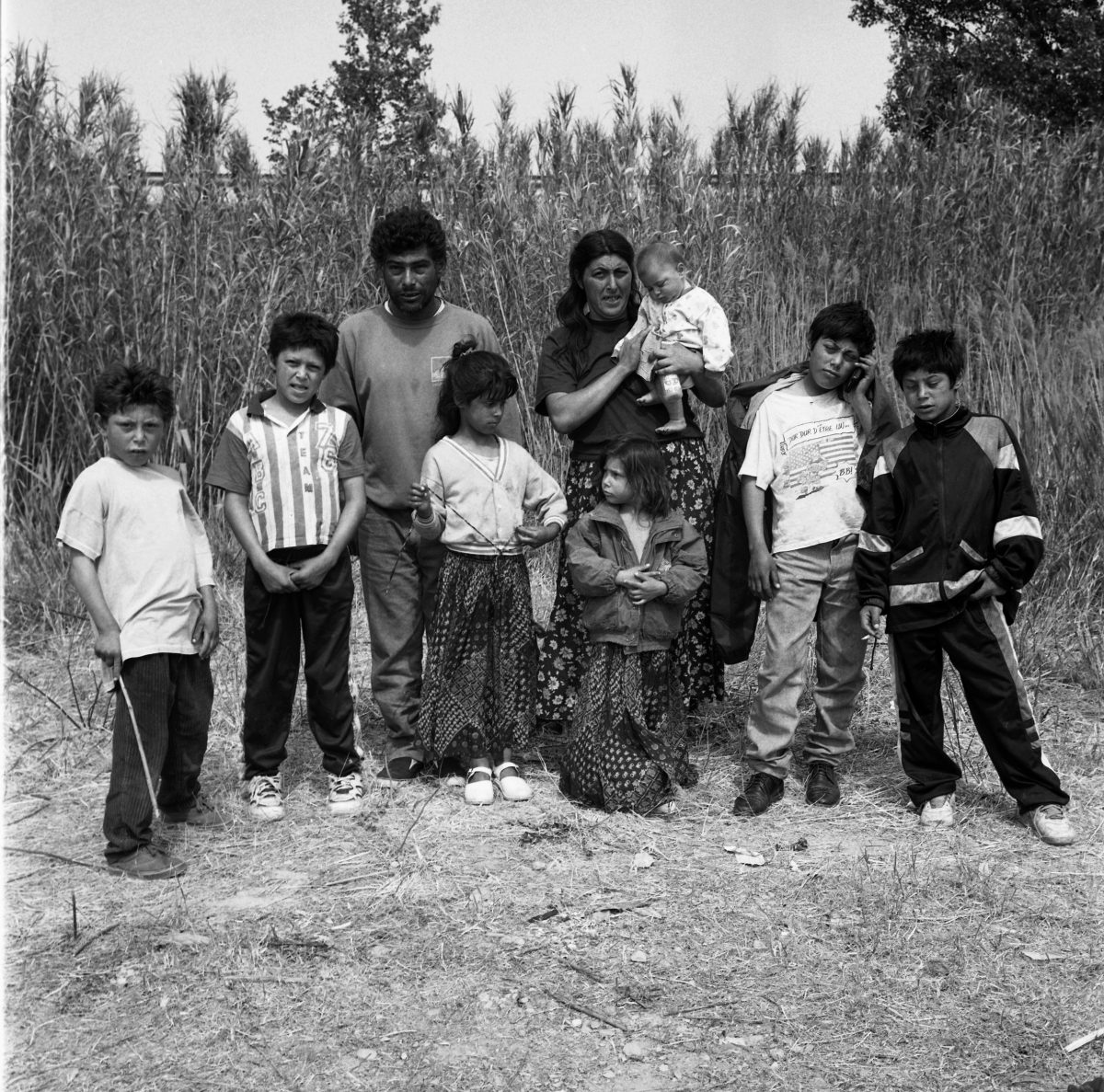 famille gorgan, Arles, 1997. Fiber based prints, 50x50cm © Mathieu Pernot