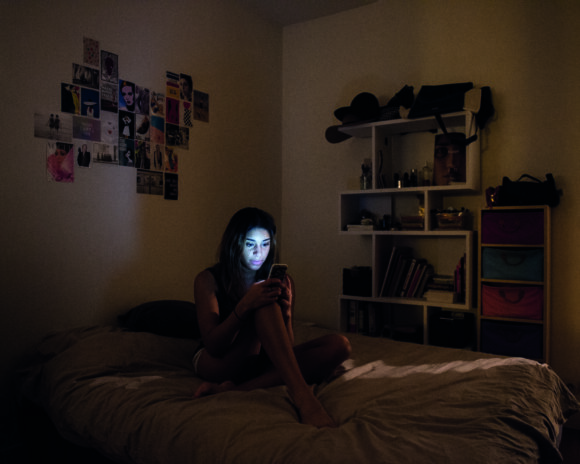 Dung. Accélérateur de rencontres, shopping amoureux ou plans cul, l’application gratuite est utilisée quotidiennement par des millions d’utilisateurs dans le monde © Maxime Matthys