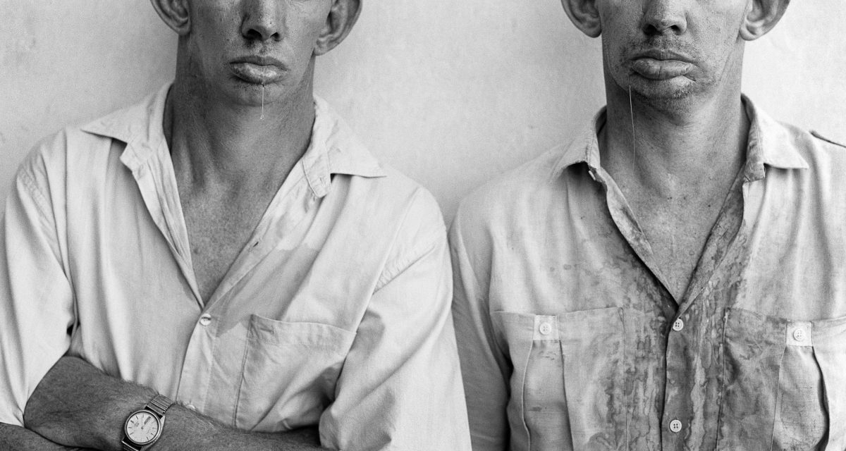 Afrique du Sud, Dresie and Casie, Twins, W Tvl, 1993 © Roger Ballen