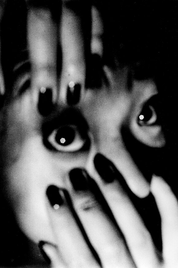 Eyeball-(Setagaya-ku,-Tokyo,-1986_2007)-©-Daido-Moriyama-Photo-Foundation---Collection-Jean-Kenta-Gauthier
