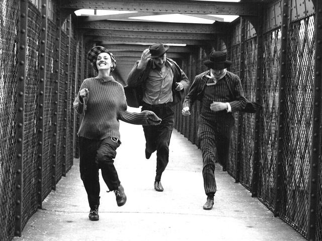 Jeanne Moreau avec Jules et Jim sur le Pont de Charenton, 1961 © Raymond Cauchetier