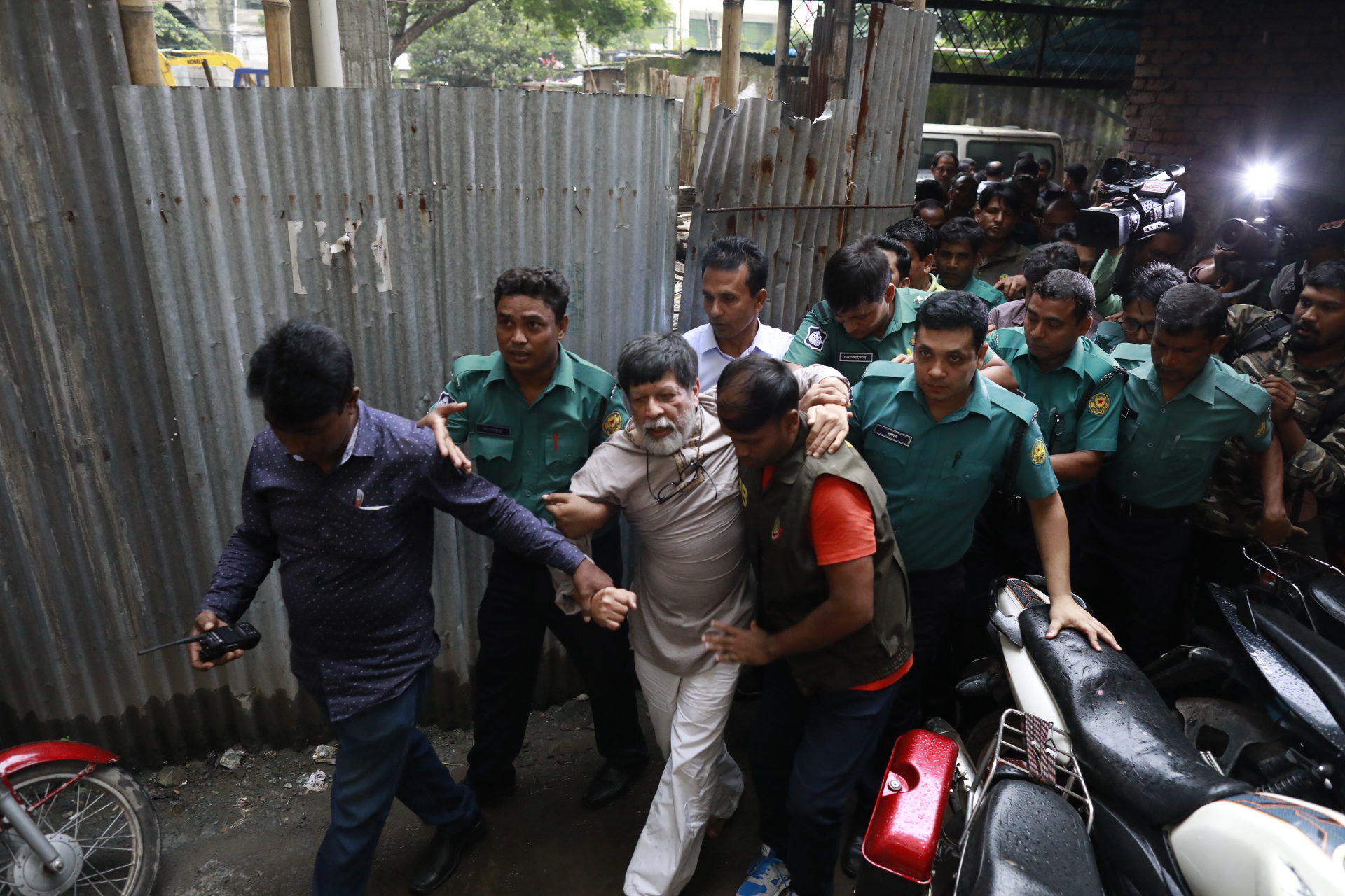 Shahidul Alam emmené au tribunal, 6 août 2018