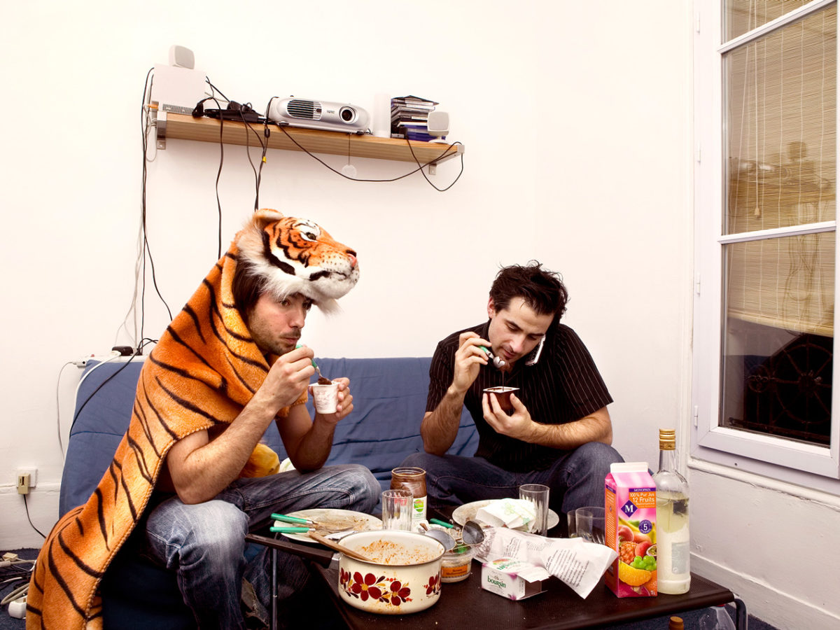 Le roi lion, Paris, mai 2007, série La table de l'ordinaire, 2006-2008 © Stéphanie Lacomb