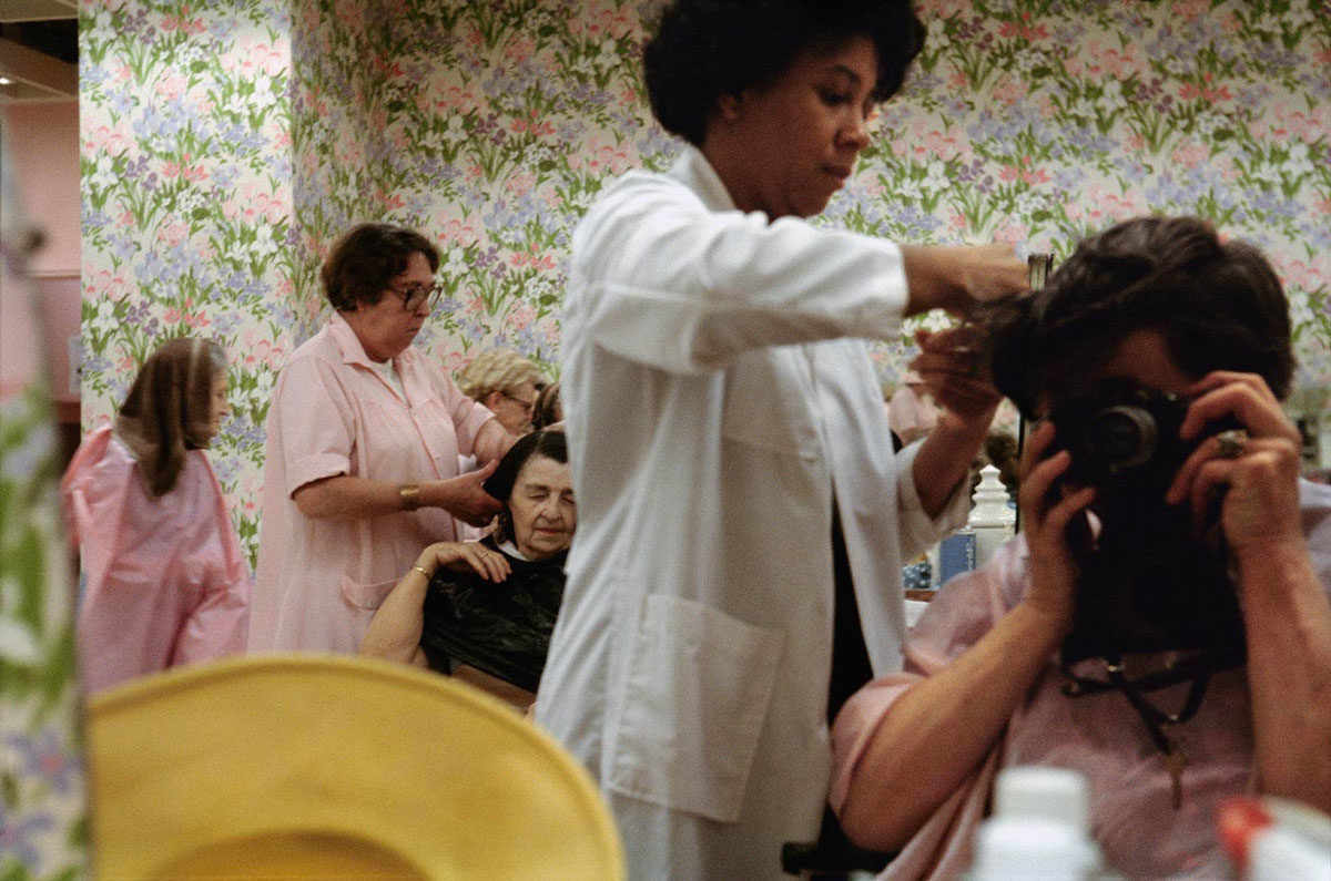  © Estate of Vivian Maier, Courtesy Maloof Collection and Howard Greenberg Gallery, New York, Les Douches la Galerie, Paris