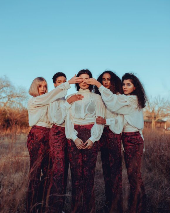 © lainey (lou) conant / Instagram