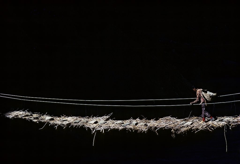 © Olivier Follmi