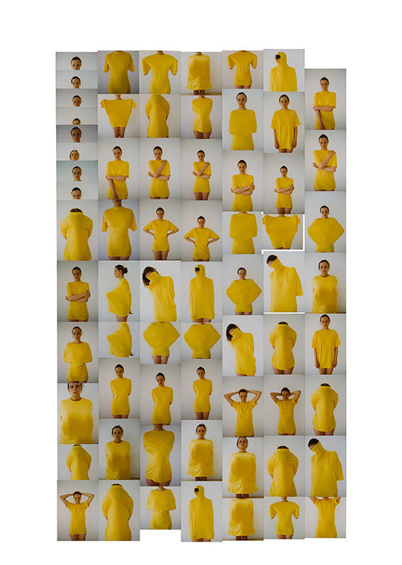 Untitled (Yellow Pullovers), 1998-2019, mounted on carton, photographe : Tadzio © Erwin Wurm
