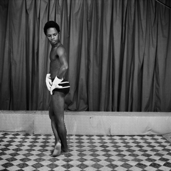 © Samuel Fosso courtesy Jean-Marc Patras / Paris