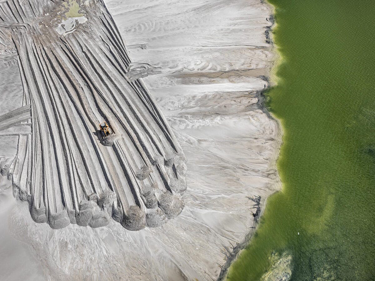 © Edward Burtynsky, courtesy Nicholas Metivier Gallery, Toronto / Flowers Gallery, London