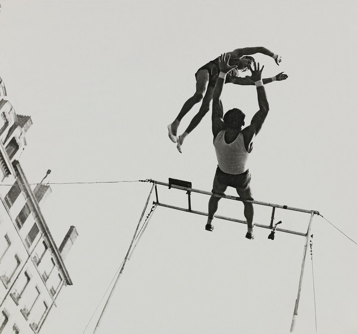 Les « nouveaux » Clérans, trapézistes, 1946 © Gaston Paris/BHVP/Agence Roger-Viollet