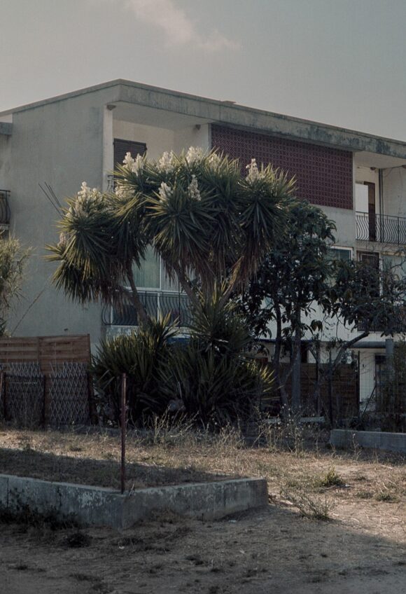 © Louise Servan
