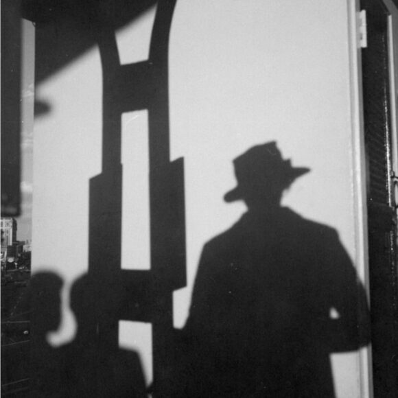 © Vivian Maier / Estate of Vivian Maier, Courtesy of Maloof Collection and Howard Greenberg Gallery, NY