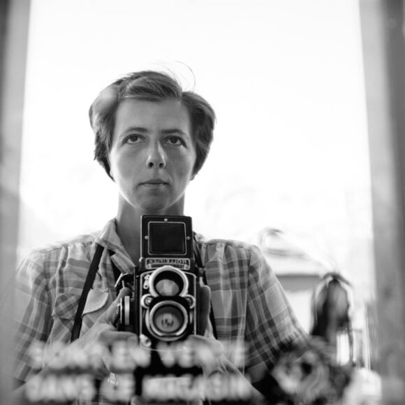 © Vivian Maier / Estate of Vivian Maier, Courtesy of Maloof Collection and Howard Greenberg Gallery, NY