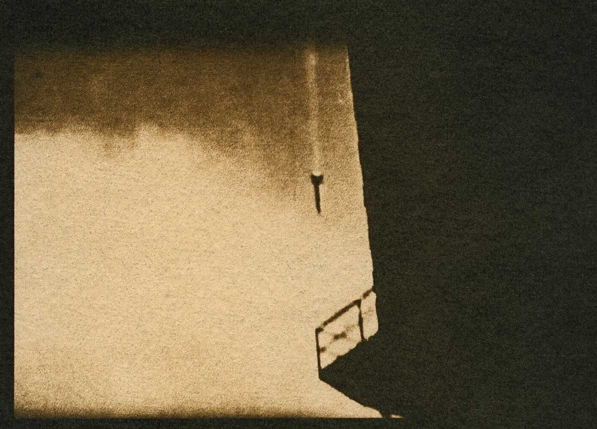 © Lewis Bush