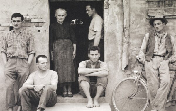 © Paul Strand, The Lusetti Family, Luzzara, Italy, 1953 / Aperture Foundation Inc., Paul Strand Archive. Fundación MAPFRE Collections