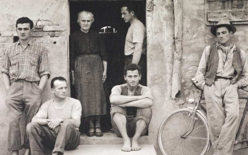 © Paul Strand, The Lusetti Family, Luzzara, Italy, 1953 / Aperture Foundation Inc., Paul Strand Archive. Fundación MAPFRE Collections