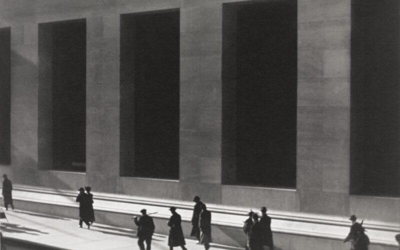 © Paul Strand, Wall Street, New York, 1915 / Aperture Foundation Inc., Paul Strand Archive. Fundación MAPFRE Collections