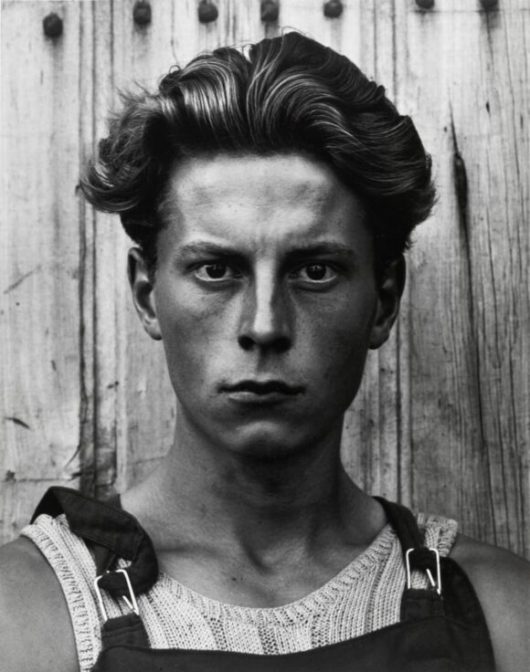 © Paul Strand, Young Boy, Gondeville, Charente, France, 1951 / Aperture Foundation Inc., Paul Strand Archive. Fundación MAPFRE Collections