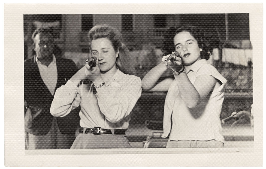 Tir photographique, Deux anonymes, Italie, 1949, épreuve gélatino-argentique, collection particulière, Paris. 