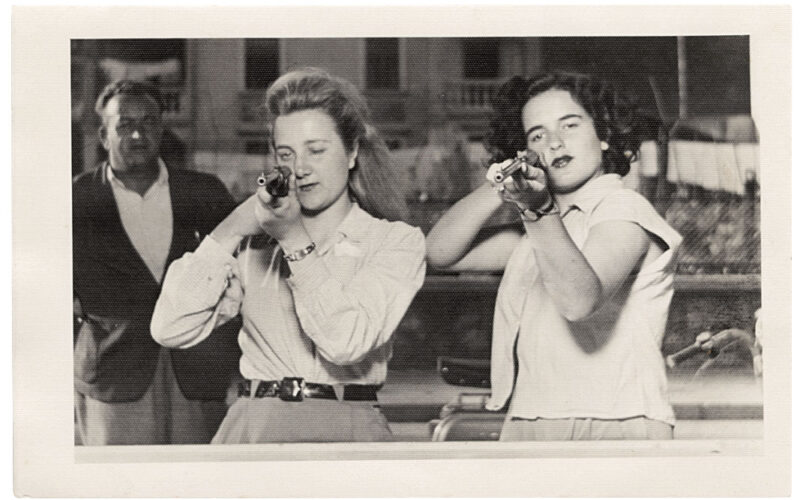 Tir photographique, Deux anonymes, Italie, 1949, épreuve gélatino-argentique, collection particulière, Paris. 