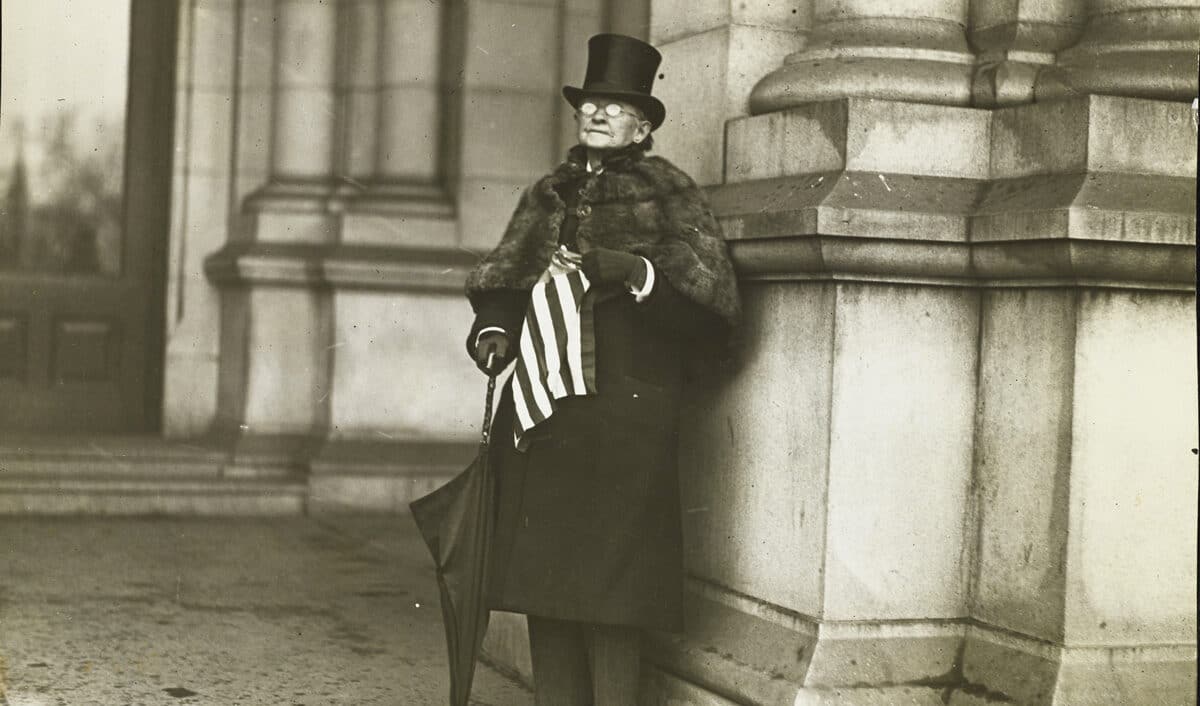 cropped-PAUL-THOMPSON,-Dr.-Mary-Walker,-the-first-woman-to-wear-trousers-in-public,-c.-1911,-Vanity-Fair-©-Condé-Nast-fisheye