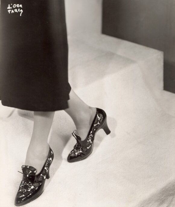 d’Ora, Chaussures en cuir verni noir par Pinet, c. 1937 © Vienne, Photoinstitut Bonartes