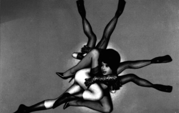 Je rampe vers Gehamman vers 1970 - 1976 - Pierre Molinier © Frédéric Delpech - Adagp, Paris