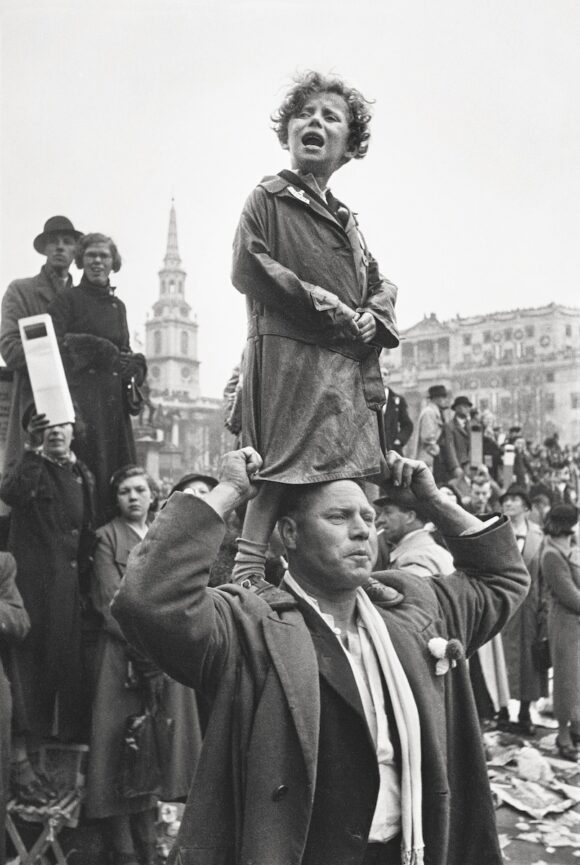 Henri Cartier-Bresson, Couronnement du roi George VI, Londres, Angleterre, 12 mai 1937 © Fondation Henri Cartier-Bresson / Magnum Photos